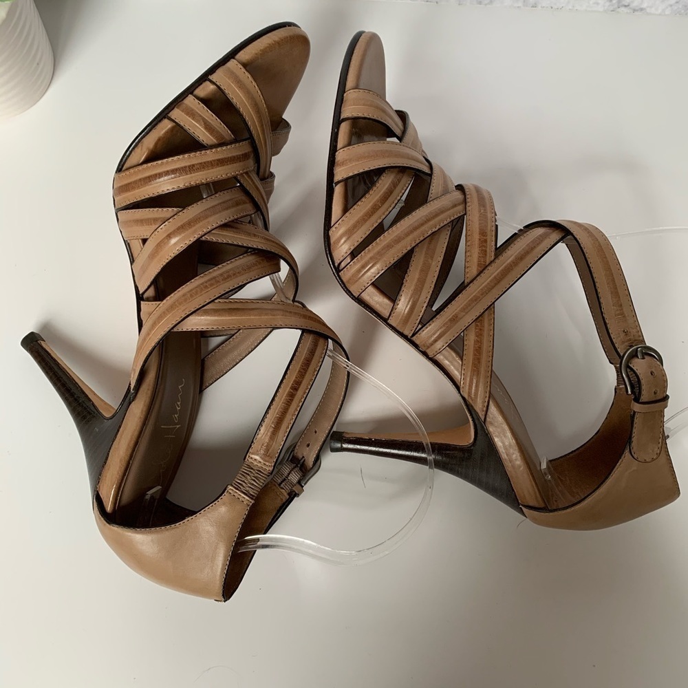 COLE Haan Nike Air Shayna tan leather high heels - Picture 3 of 6